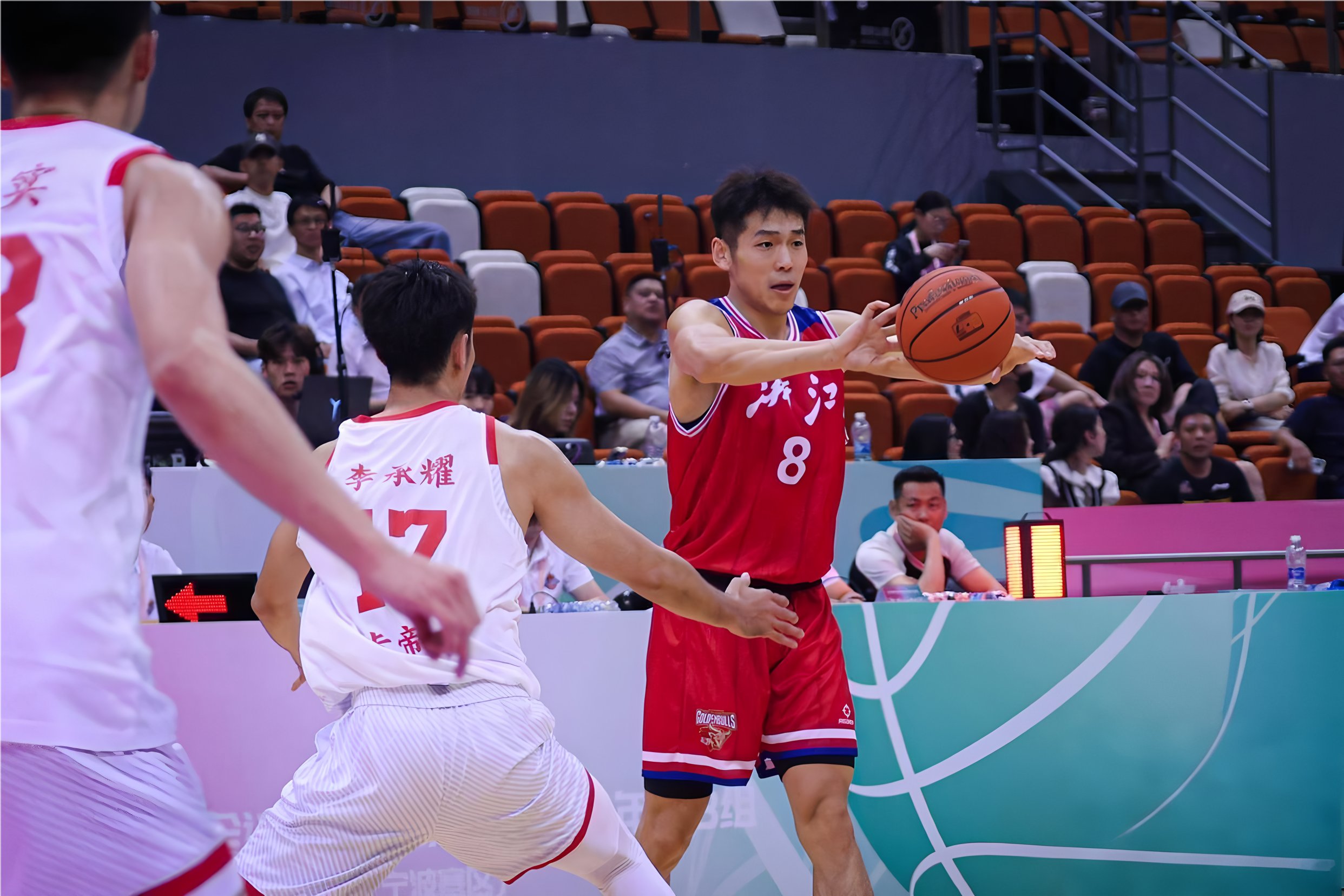 mk体育在线- 广州队或将解散球员 