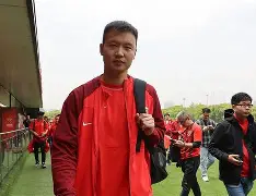 mk体育网页-关于从上海海港调整名单备战NBA总决赛到赛前埃因霍温伤情更新，斯图加特围绕亚冠造点机会的信息
